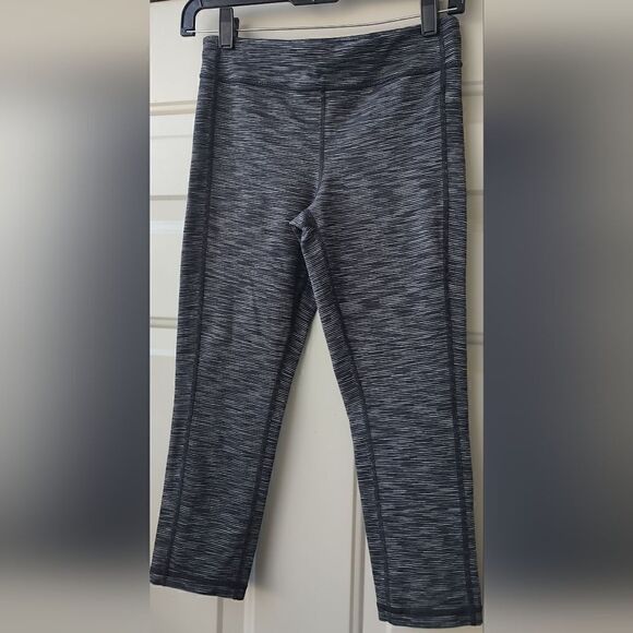 ATHLETA Girl Leggings Capri Gray Size L/12 - Picture 4 of 5